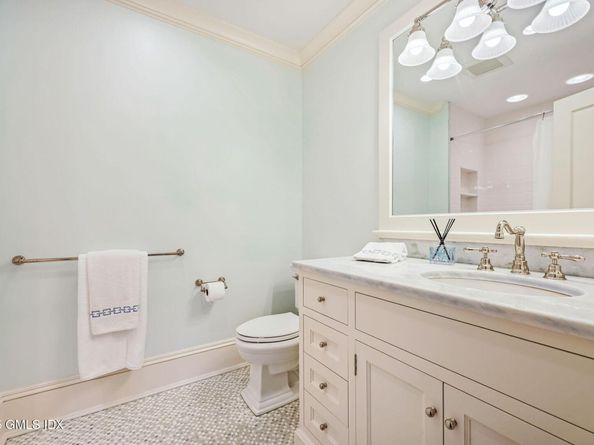 6 Gilliam Lane, Riverside CT 06878