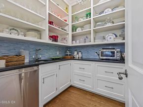 6 Gilliam Lane, Riverside CT 06878