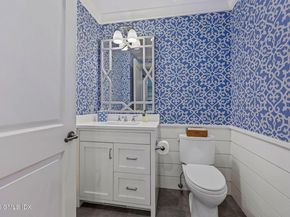 6 Gilliam Lane, Riverside CT 06878