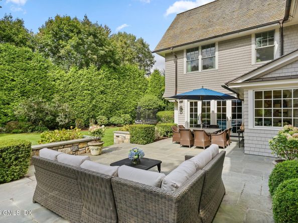 6 Gilliam Lane, Riverside CT 06878