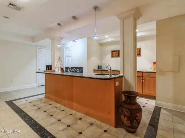 15 Deepwoods Lane, Old Greenwich CT 06870