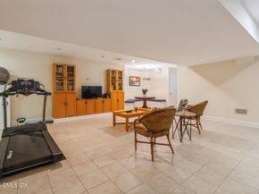 15 Deepwoods Lane, Old Greenwich CT 06870