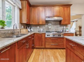 15 Deepwoods Lane, Old Greenwich CT 06870