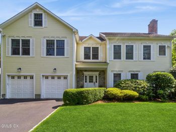 15 Deepwoods Lane