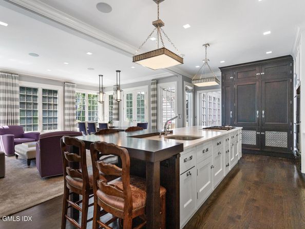 21 Binney Lane, Old Greenwich CT 06870