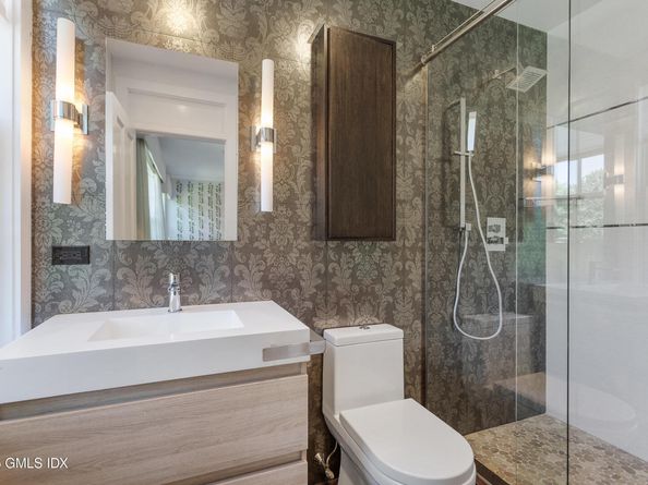 21 Binney Lane, Old Greenwich CT 06870