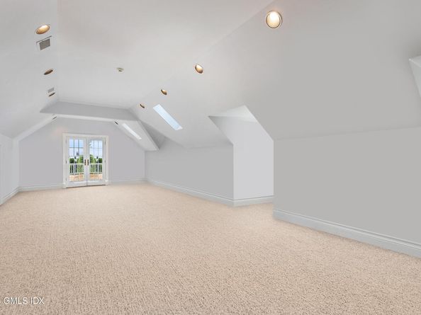 21 Binney Lane, Old Greenwich CT 06870