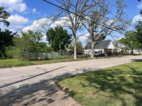 1424 E 33rd Street, Houston TX 77022