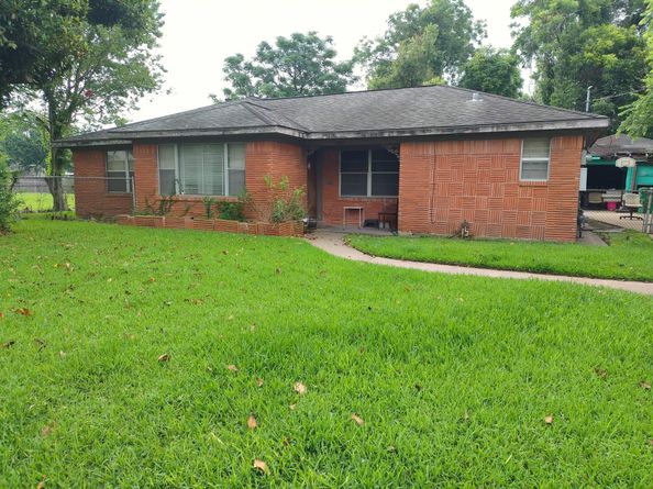 1424 E 33rd Street, Houston TX 77022
