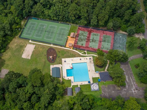 711 Stonewall Jackson Court, Conroe TX 77302