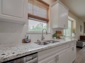 711 Stonewall Jackson Court, Conroe TX 77302