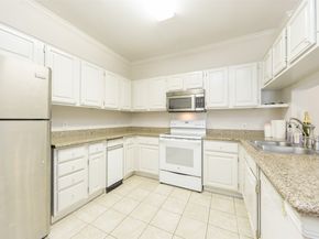 2100 Welch Street C212, Houston TX 77019