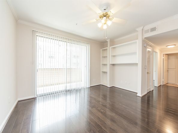 2100 Welch Street C212, Houston TX 77019