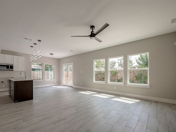 8128 Chateau Street, Houston TX 77028