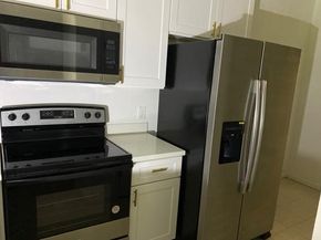 2815 Kings Crossing Drive 104, Houston TX 77345
