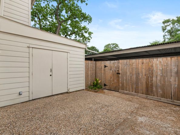 9668 Westview Drive 2, Houston TX 77055