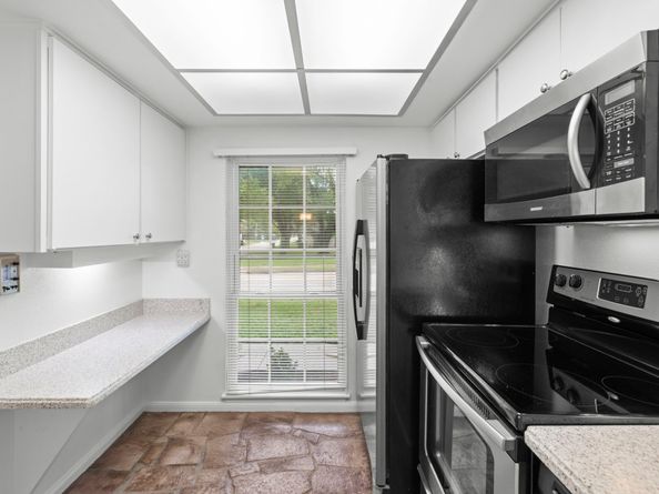 9668 Westview Drive 2, Houston TX 77055