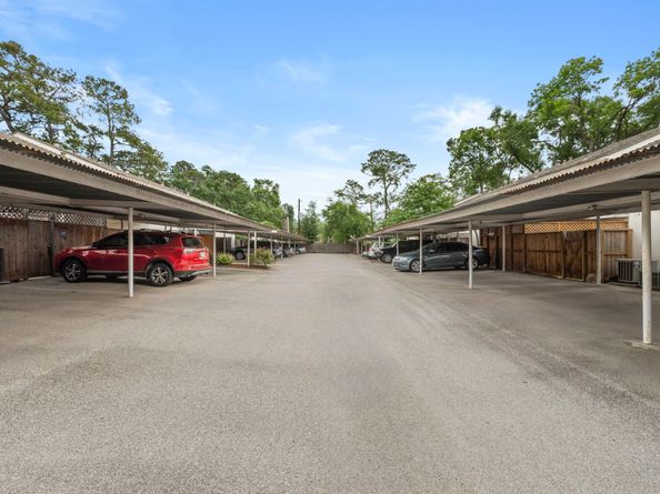 9668 Westview Drive 2, Houston TX 77055