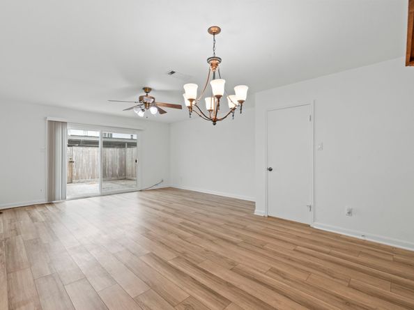 9668 Westview Drive 2, Houston TX 77055