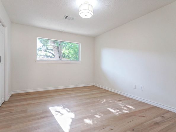 11618 Lakeside Place Drive, Houston TX 77077