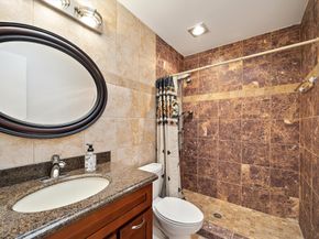 11607 Lakeside Place Drive, Houston TX 77077