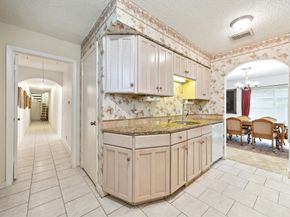 11607 Lakeside Place Drive, Houston TX 77077