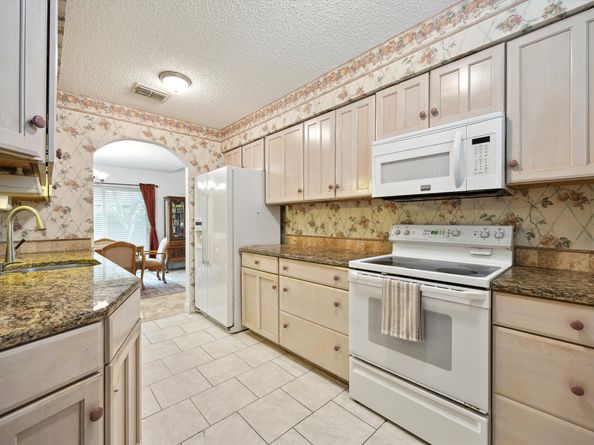 11607 Lakeside Place Drive, Houston TX 77077