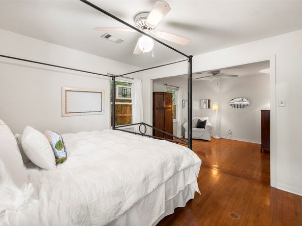 2114 Saxon Drive, Houston TX 77018