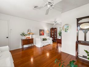 2114 Saxon Drive, Houston TX 77018