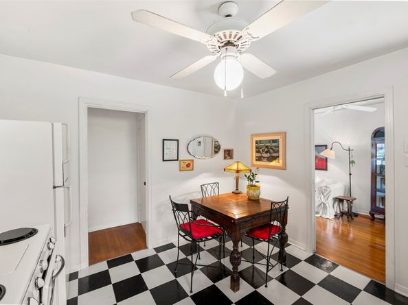 2114 Saxon Drive, Houston TX 77018