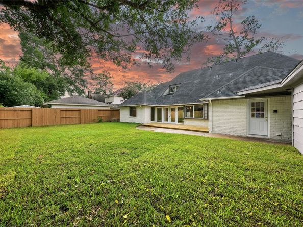 11726 Gardenglen Drive, Houston TX 77070