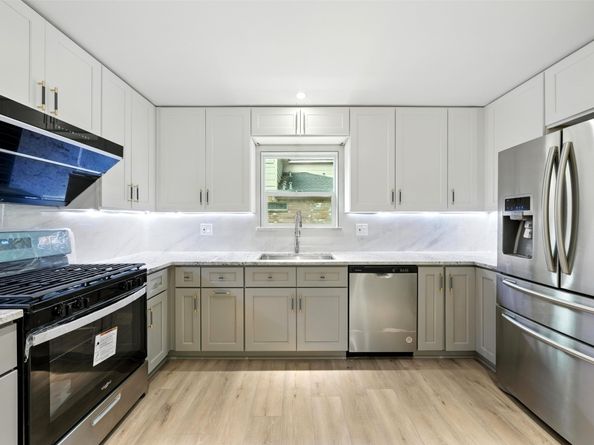 11726 Gardenglen Drive, Houston TX 77070