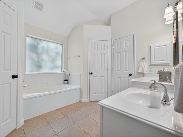 82 S Regan Mead Circle, The Woodlands TX 77382