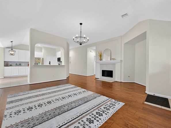 82 S Regan Mead Circle, The Woodlands TX 77382