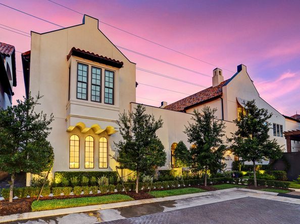 1104 Mosaico Lane, Houston TX 77055