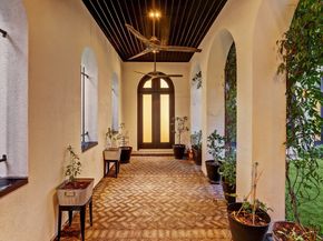 1104 Mosaico Lane, Houston TX 77055