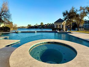 10 W Isle Place, The Woodlands TX 77381