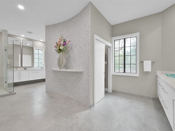 10 W Isle Place, The Woodlands TX 77381