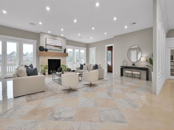 10 W Isle Place, The Woodlands TX 77381