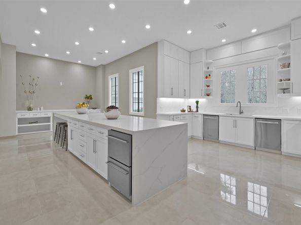 10 W Isle Place, The Woodlands TX 77381