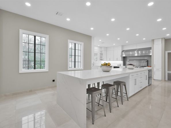 10 W Isle Place, The Woodlands TX 77381