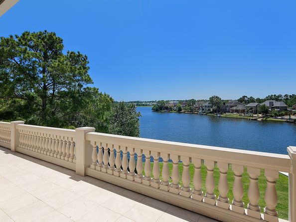 10 W Isle Place, The Woodlands TX 77381
