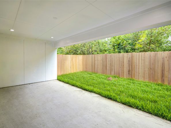 4535 Creekmont Drive, Houston TX 77091