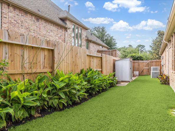 2307 Ellis Park Lane, Conroe TX 77304