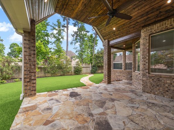 2307 Ellis Park Lane, Conroe TX 77304