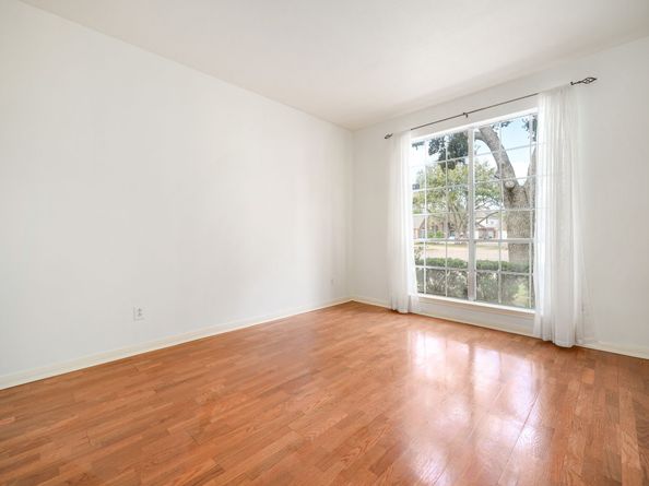 3815 Shadow Knoll Court, Houston TX 77082