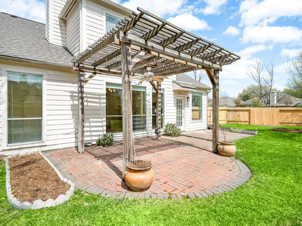 3815 Shadow Knoll Court, Houston TX 77082