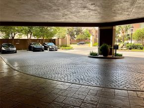 3525 Sage Road 1502, Houston TX 77056