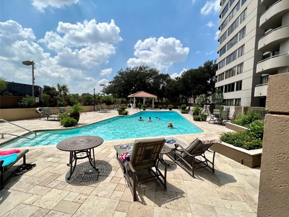 3525 Sage Road 1502, Houston TX 77056