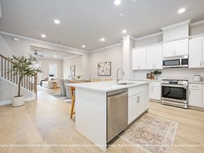 833 Fisher Street E, Houston TX 77018